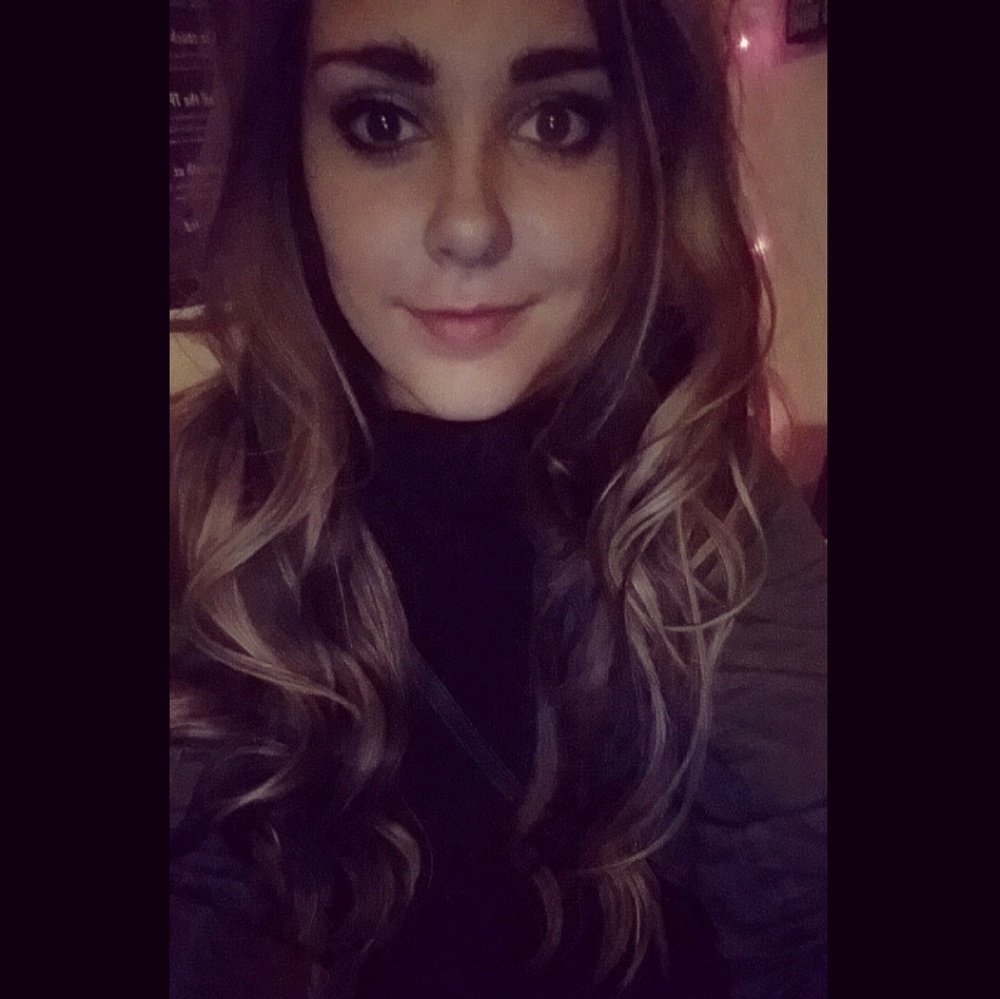 Meet your Posher, Courtney